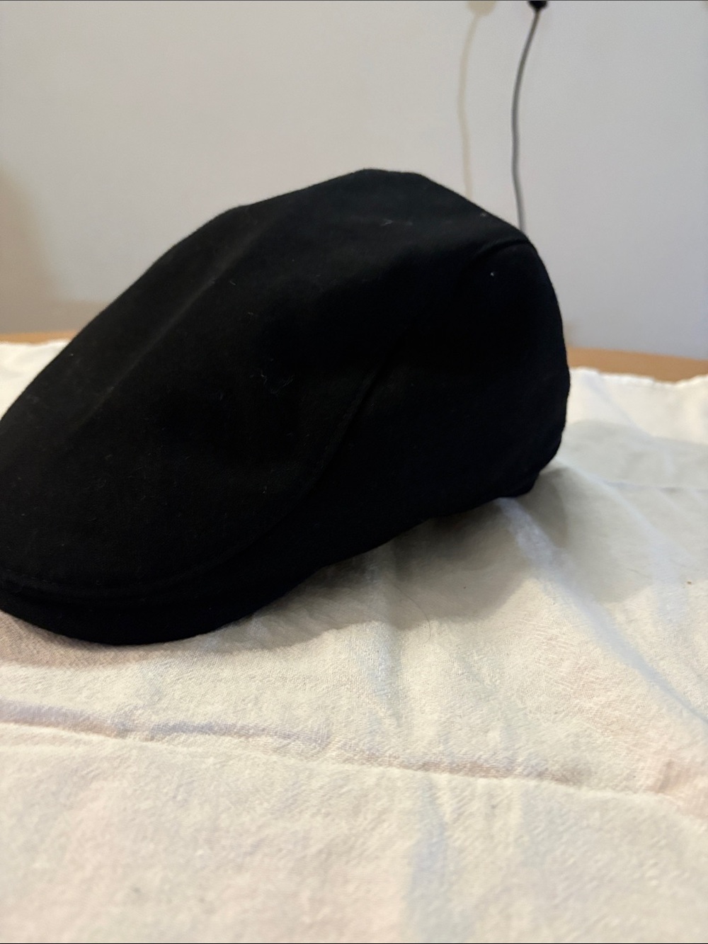 Men's Black Flat Ivy Cap - Classic Driver Style